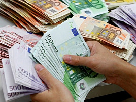 I SOLDI CI SONO, PERÒ NON SI RIESCONO A SPENDERE