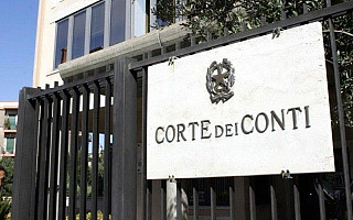 L’incarico ad un capo gabinetto senza titoli costituisce danno erariale
