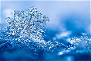 in-caso-di-caduta-su-neve-o-ghiaccio-la-responsabilita-resta-del-comune