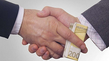 Reato di concussione anche per il solo abuso della qualità di pubblico ufficiale