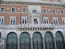 PROVINCE ANCORA NEL LIMBO