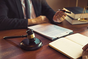 Il rito accelerato si applica sia ai procedimenti “finalistici” che a quelli “strumentali” al PNRR
