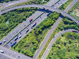 L’attraversamento da parte di un viadotto autostradale del suolo comunale è assoggettato al canone unico patrimoniale (ex TOSAP)