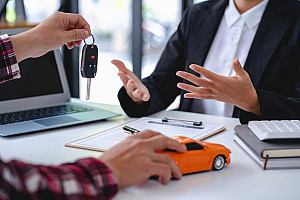 Locazione senza conducente e obbligazione solidale